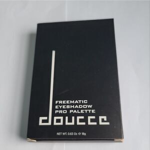 Doucce Freematic Eyeshadow Pro Palette
